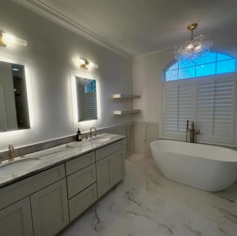 Double vanity and freestanding bathtub